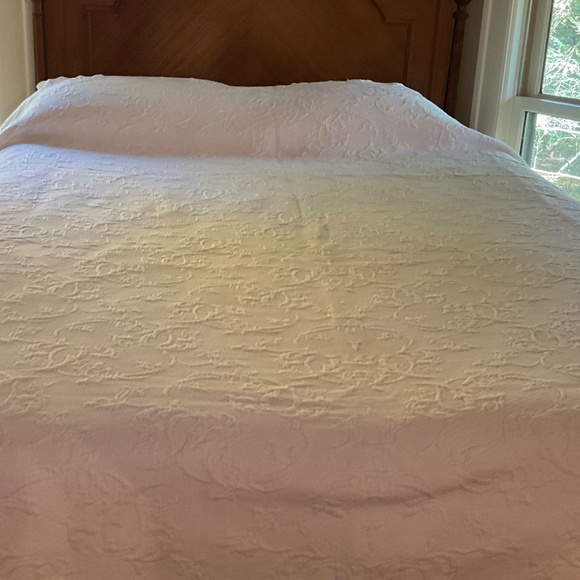 Pink Bates Queen Elizabeth Matelasse Bedspread White Fringed Coverlet 83x100 - Picture 1 of 9